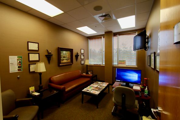 Class A Office/Medical : 2 Southern Point Pkwy, Hattiesburg, MS 39401